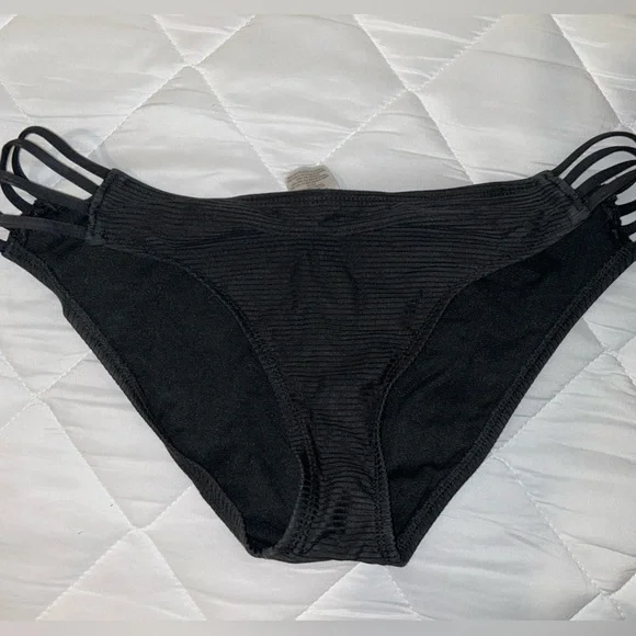 Mossimo Bikini Set- Top & Bottom 👙 - Picture 5 of 6